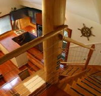 Aireys Overboard Seaside Cottage - Mackay Tourism