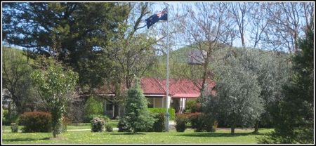 Maybole Cottage - Mackay Tourism 0
