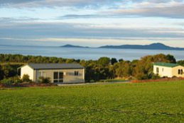 Tidal Dreaming Seaview Cottages - Mackay Tourism 1