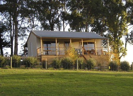 Birchwood Retreat Country Cottages - Mackay Tourism 1