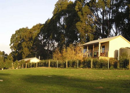 Birchwood Retreat Country Cottages - Mackay Tourism 2