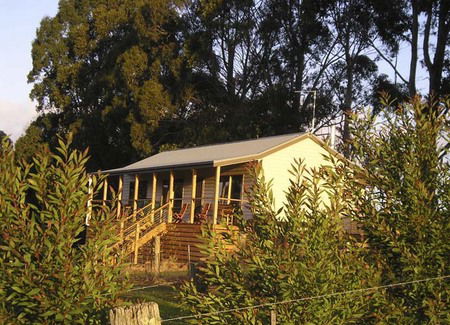 Birchwood Retreat Country Cottages - Mackay Tourism 4