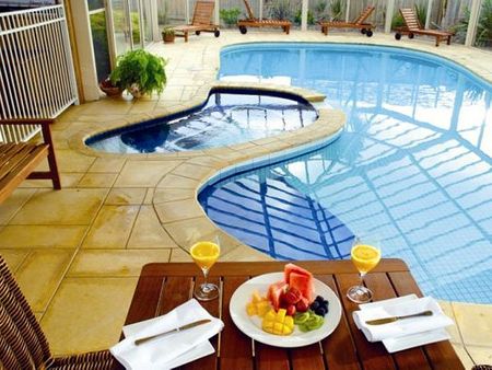 Whites Beach Torquay - Mackay Tourism 2