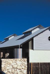 Oceanic Apartments - Mackay Tourism 0