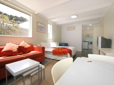 Oceanic Apartments - Mackay Tourism 4