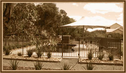 Deeluxe Riverspa Apartments - Mackay Tourism 3