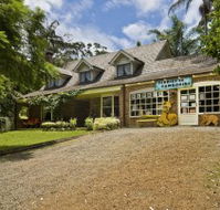 Curtis Falls Mountain Retreat - Mackay Tourism