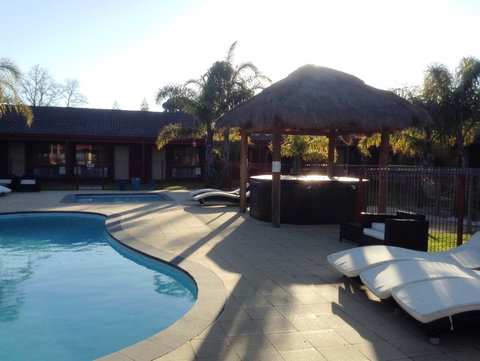 Bendigo Lakeview Motor Inn - Mackay Tourism 0