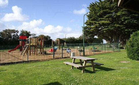 Portland Bay Holiday Park - Mackay Tourism 2