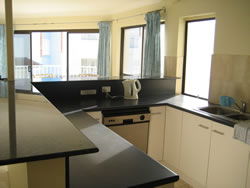 Mykonos Apartments - Mackay Tourism 3