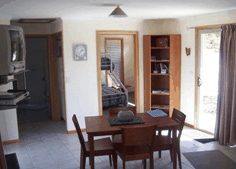 Yakkalla Holiday Cottage - Mackay Tourism 2