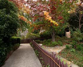Anne Hathaways Cottage - Mackay Tourism 1