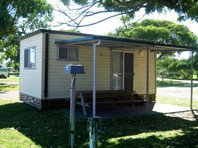 Hawks Nest Holiday Park - Mackay Tourism 0