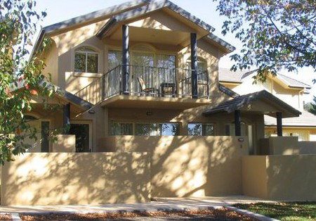 Falls Mountain Retreat - Mackay Tourism 0