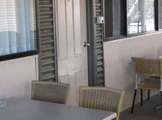 Surf Motel - Mackay Tourism 1