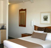 Yamba Beach Motel - Mackay Tourism