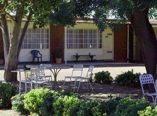 County Lodge Motel - Mackay Tourism 3