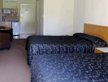 Tocumwal Golf Resort - Mackay Tourism 1