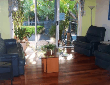 Azura Beach House B&B - Mackay Tourism 4