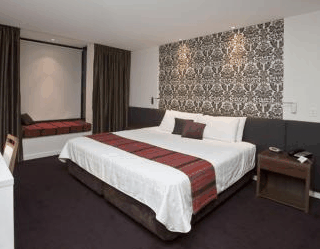 Next The Gateway Inn - Mackay Tourism 1