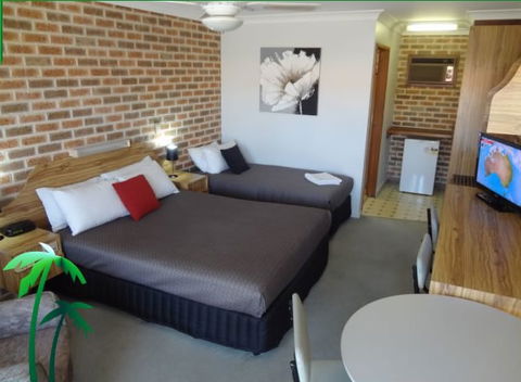 The Palms Motel - Mackay Tourism 3