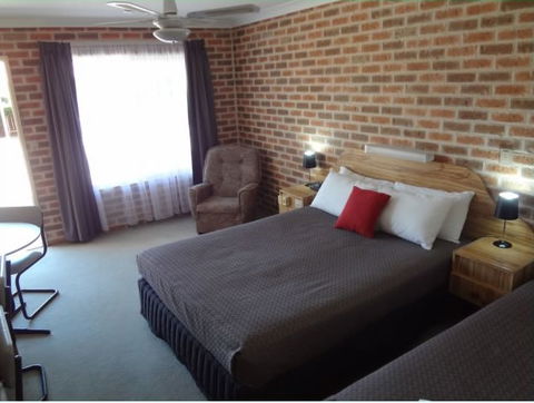 The Palms Motel - Mackay Tourism 4