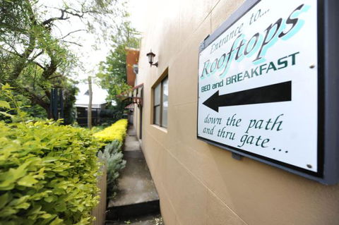 Rooftops Bed & Breakfast - Mackay Tourism 0