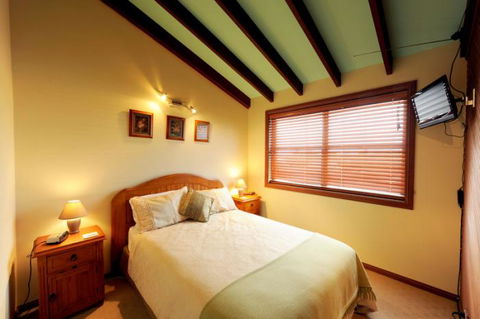Rooftops Bed & Breakfast - Mackay Tourism 4
