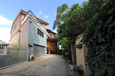 Rooftops Bed & Breakfast - Mackay Tourism 10