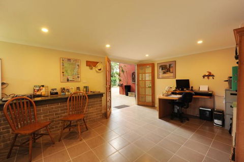 Rooftops Bed & Breakfast - Mackay Tourism 12