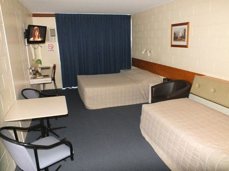 Central Motel - Mackay Tourism 1