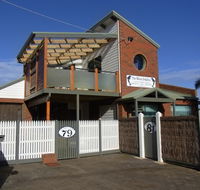 Black Dolphin Townhouse and Apartment - Mackay Tourism