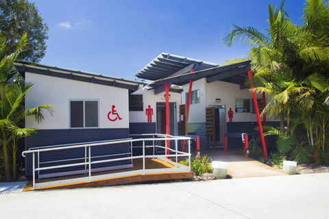 Lakeside Resort Forster - Mackay Tourism 3