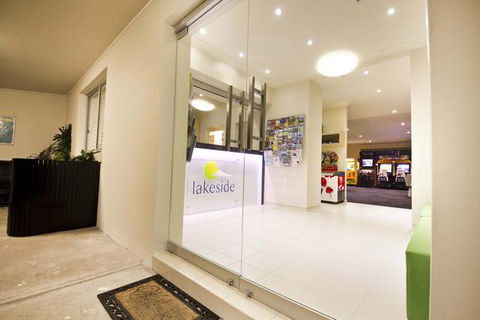 Lakeside Resort Forster - Mackay Tourism 4