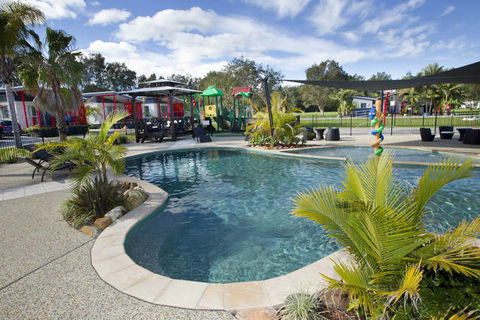 Lakeside Resort Forster - Mackay Tourism 6
