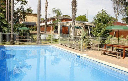 Cronulla Motor Inn - Mackay Tourism 0