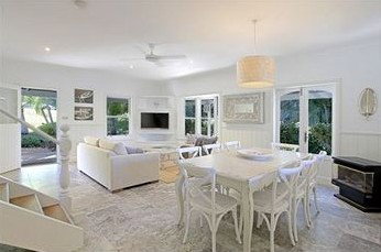 Ayesha's Luxury Beach House - Mackay Tourism 0
