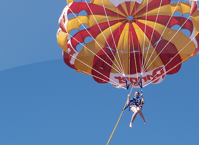 Parasailing at Mill Point - Mackay Tourism