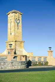 Fremantle War Memorial - Mackay Tourism 0