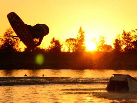 Bonney's WA Water Ski Park - Mackay Tourism 0