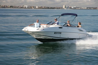 Victorian Yacht Charters - Mackay Tourism 3