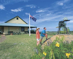 Lighthouse Keeper's Cottage Museum - Mackay Tourism 0