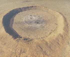 Wolfe Creek Crater National Park - Mackay Tourism 0
