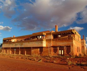 Big Bell Ghost Town - Mackay Tourism 0