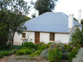 Dingley Dell Cottage - Mackay Tourism 0