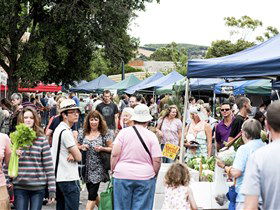 Willunga Farmers' Market - Mackay Tourism 0