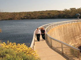 Whispering Wall - Mackay Tourism 0
