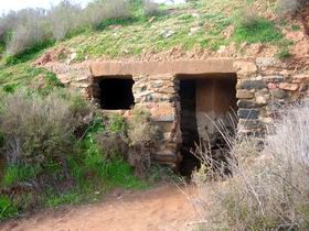 Miners Dugouts - Mackay Tourism 0