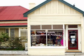 Old Maypole Collectables & Antiques - Mackay Tourism 0