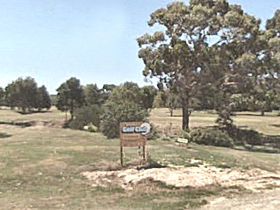 Strahan Golf Club - Mackay Tourism 0